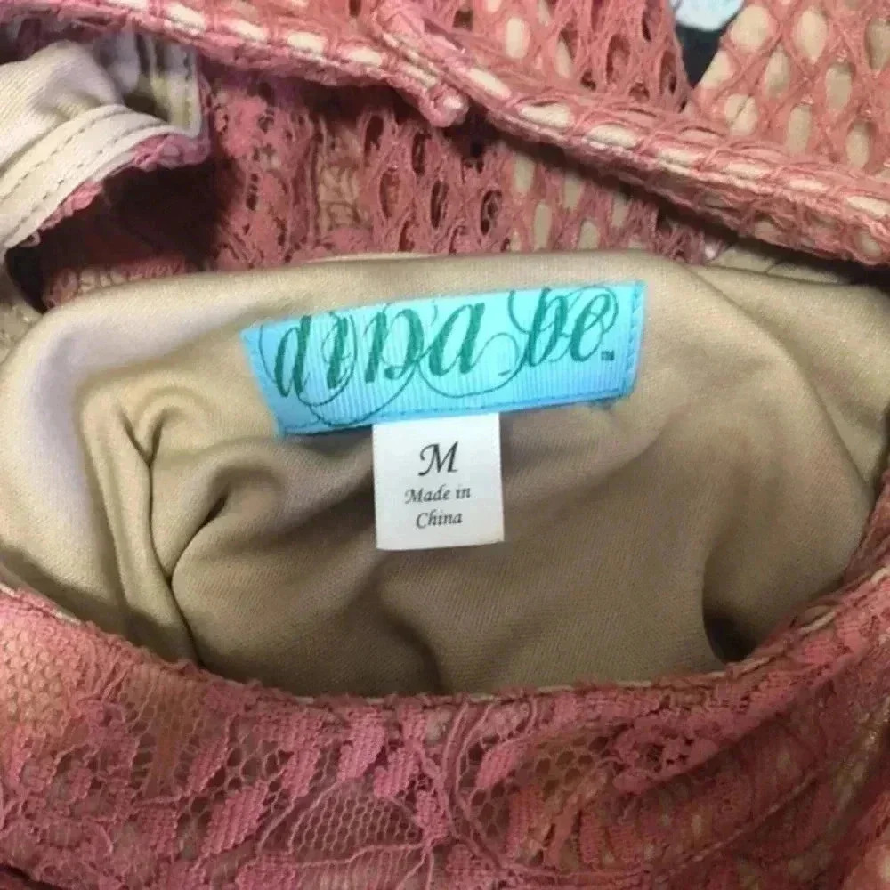 Dina‎ be dress dusty rose lace over tan lining size medium - Picture 5 of 7